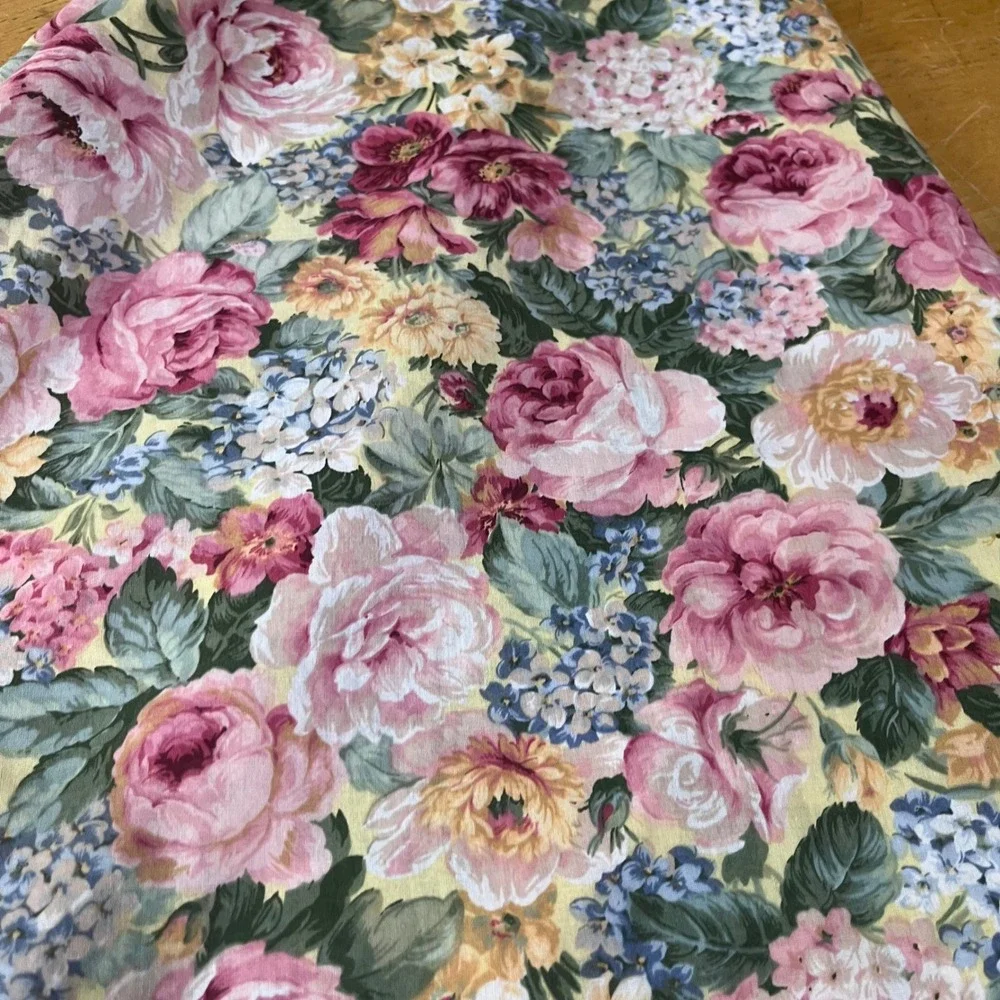 Vtg Croscill Pink Rose Floral Round Tablecloth 72
